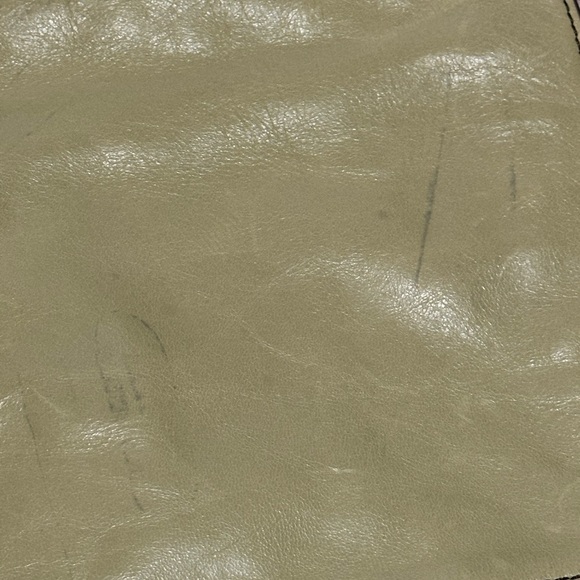 Used Hobo handbag in a pretty Eucalyptus color 💚 - Picture 3 of 7